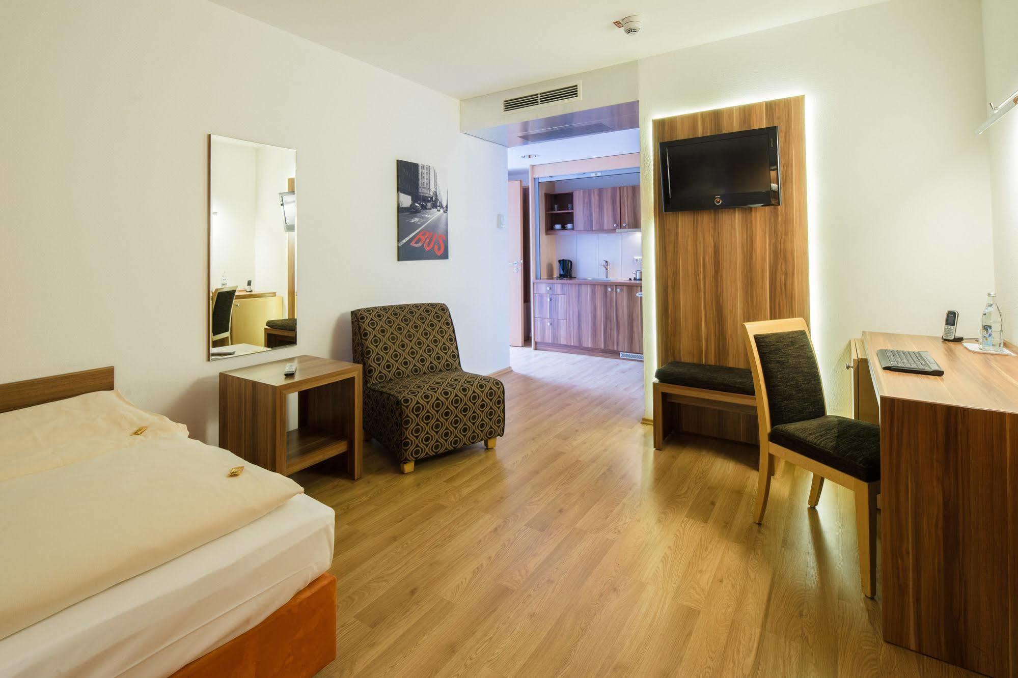 Hotel Meridian ***Superior Ergolding Kültér fotó